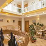 Hotel La Casa Del Abuelo 2*