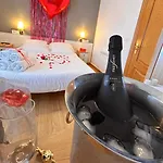 Hotel La Casa Del Abuelo 2*