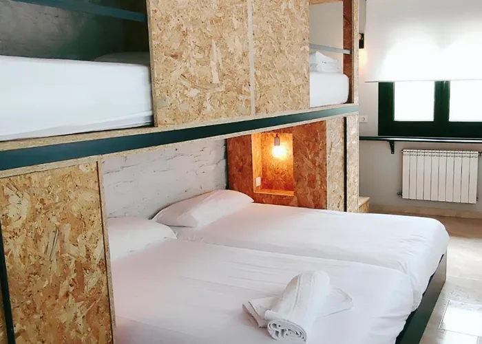 Hotel La Casa Del Abuelo 2*