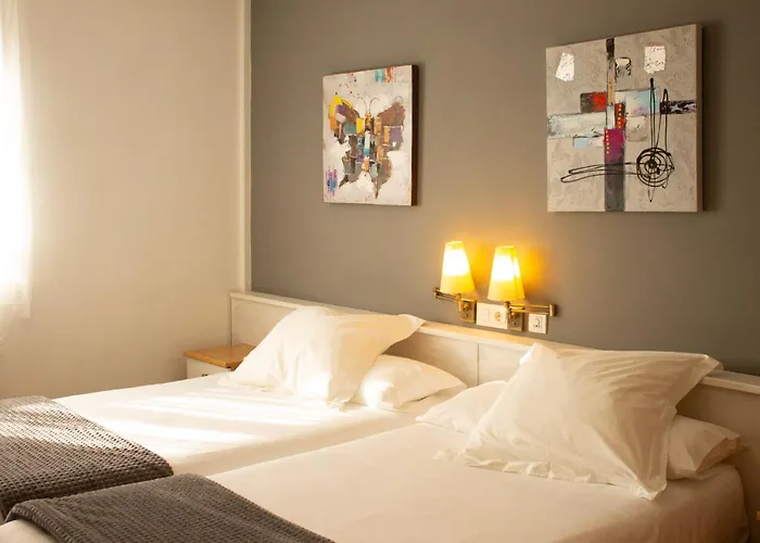 La Casa Del Abuelo Hotel