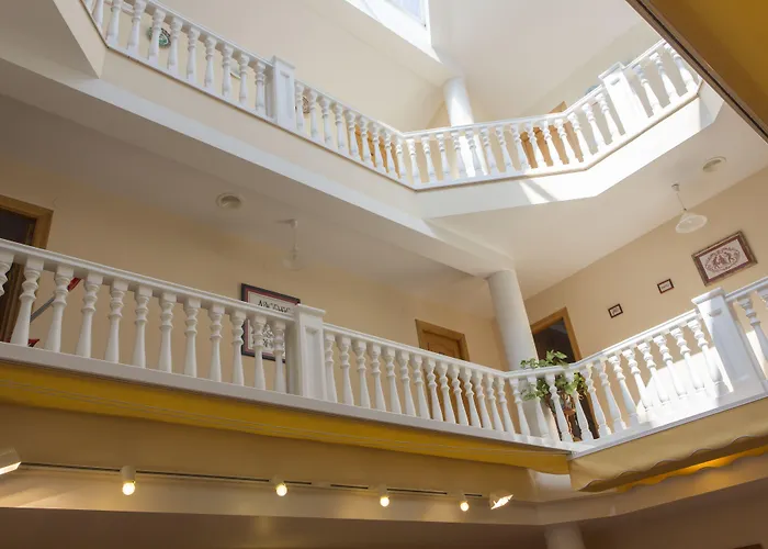 Hotel La Casa Del Abuelo 2*