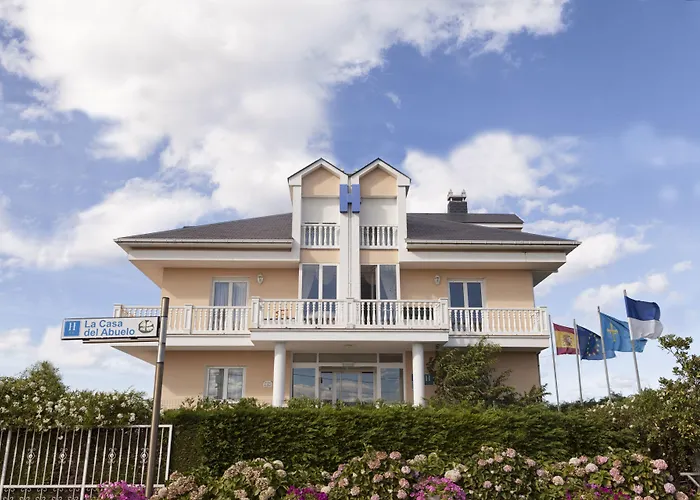 La Casa Del Abuelo Tapia De Casariego