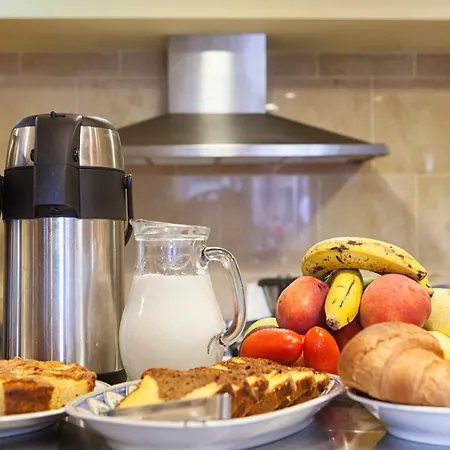 Hotel La Casa Del Abuelo 2*